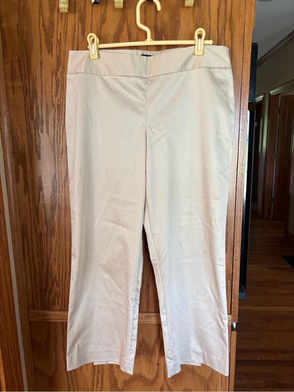 The Limited Cream Straight-Leg side zip capris
